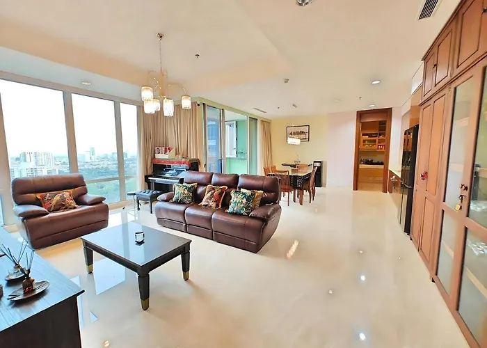 Luxury 3Br Apt Near Lrt Kuningan With Wi-Fi, Pool, Gym By 2Ndhome