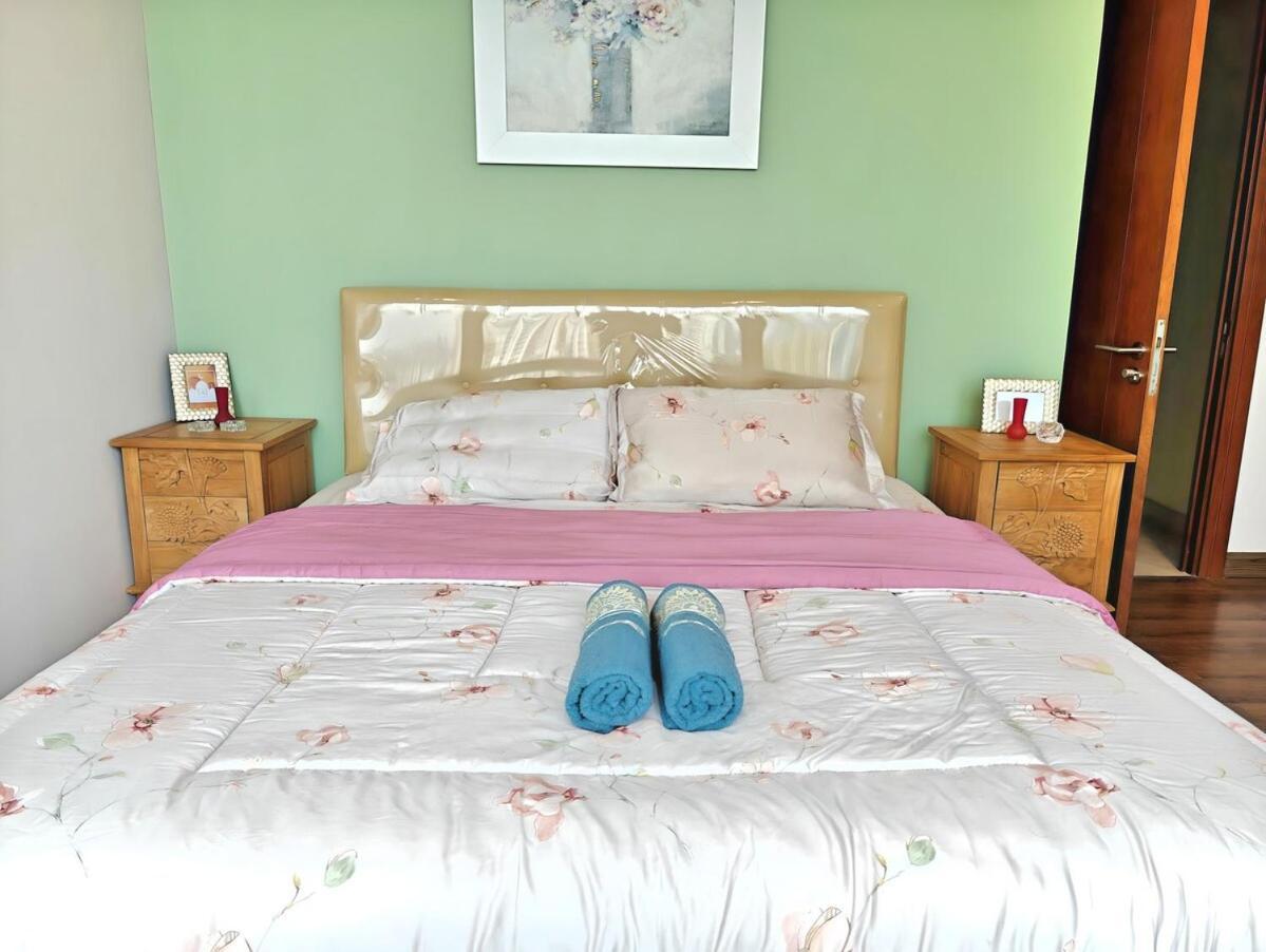 Apartemen Luxury 3br Near Lrt Kuningan With Wi-fi, Pool, Gym By 2ndhome